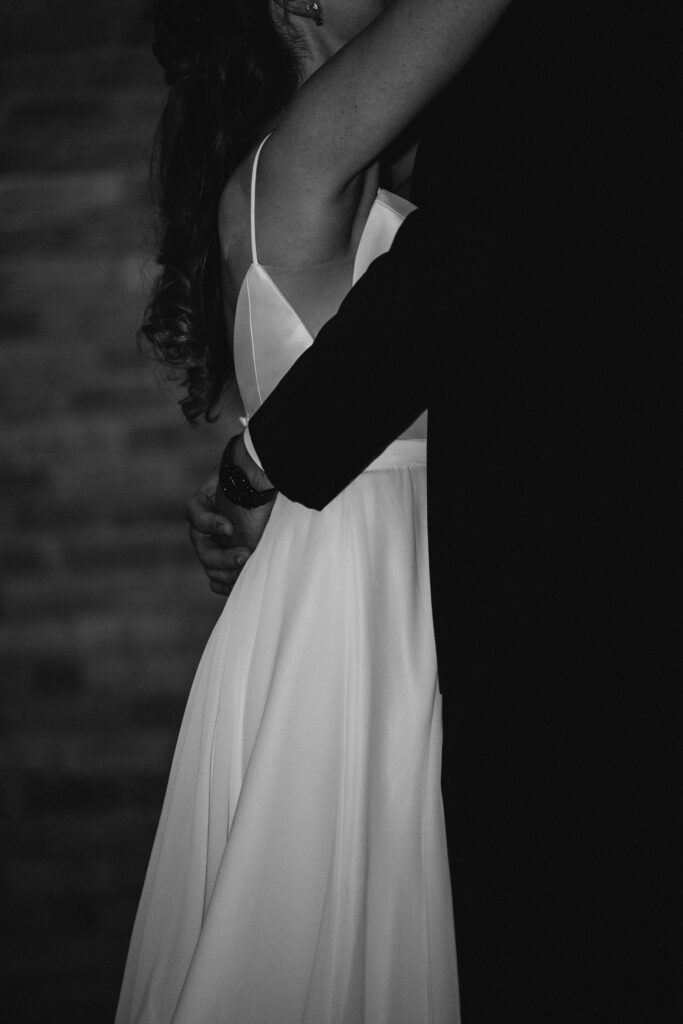Bride and groom’s first dance